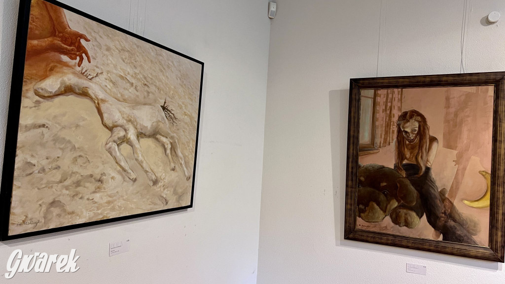 Cukier w kieszeniach - o kobiecości, która bywa bronią, wspomnieniem i dotykiem