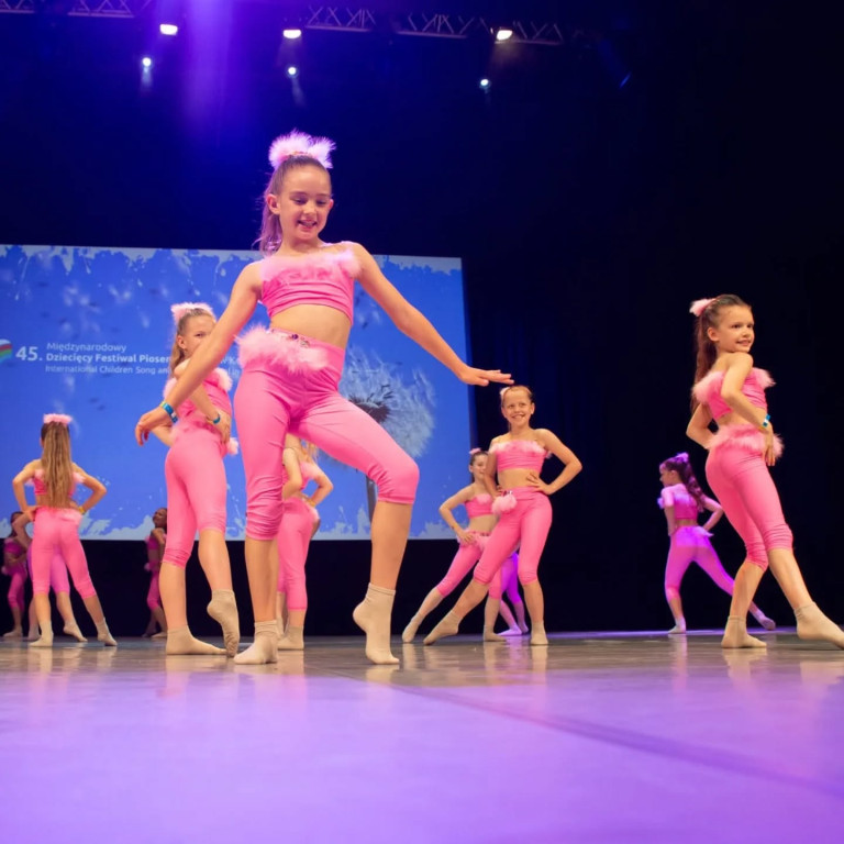 Brawa dla naszych tancerek! Sukcesy w Koninie