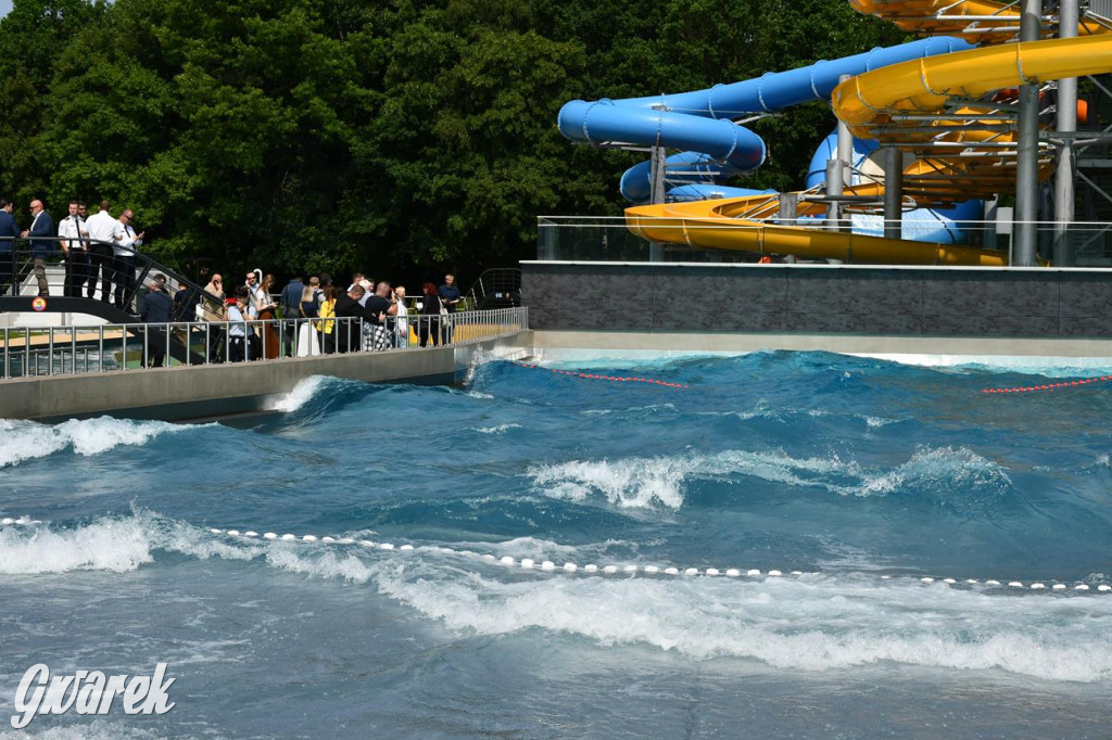 Fala w Parku Śląskim. Wielkie otwarcie kąpieliska