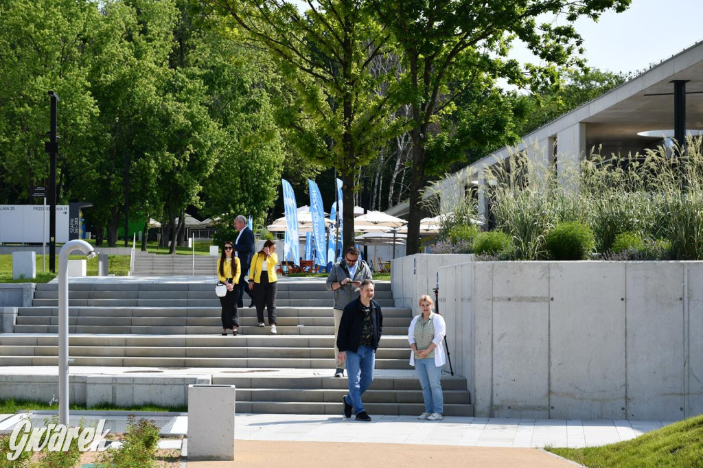 Fala w Parku Śląskim. Wielkie otwarcie kąpieliska