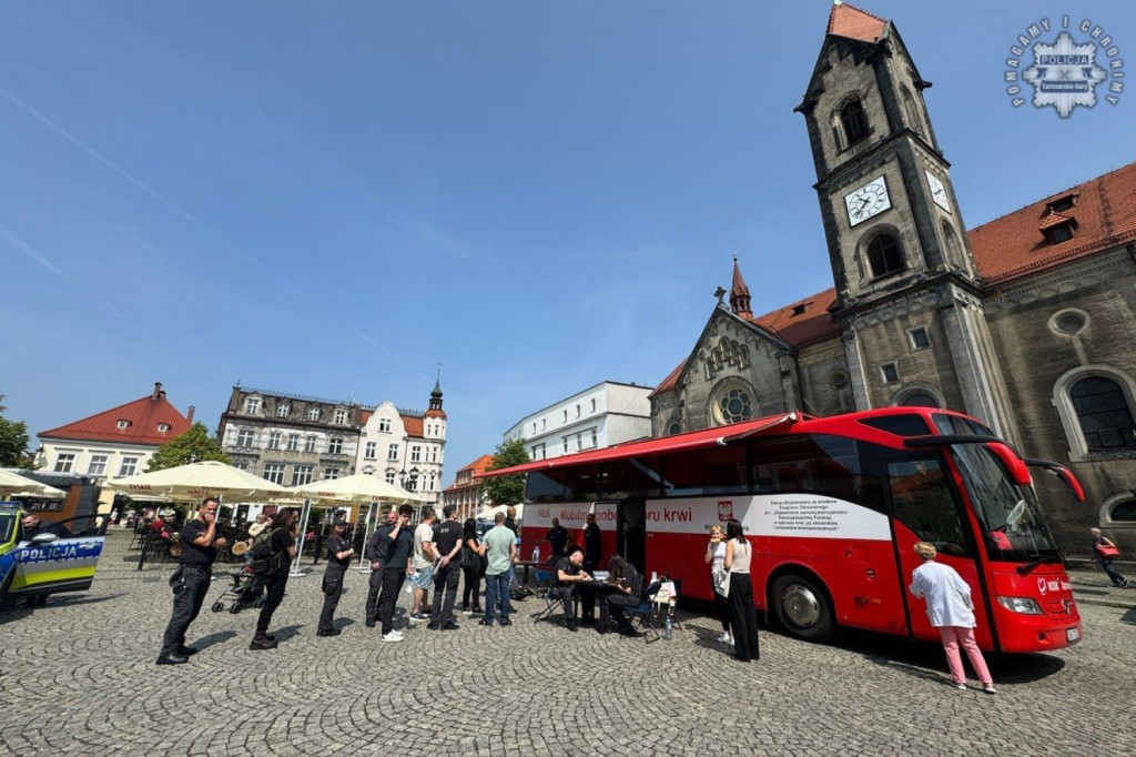 Tarnowskie Góry: akcja krwiodawstwa z udziałem służb