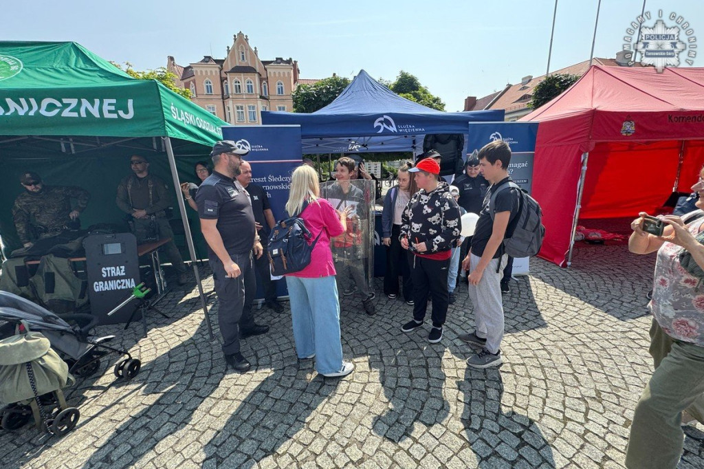 Tarnowskie Góry: akcja krwiodawstwa z udziałem służb