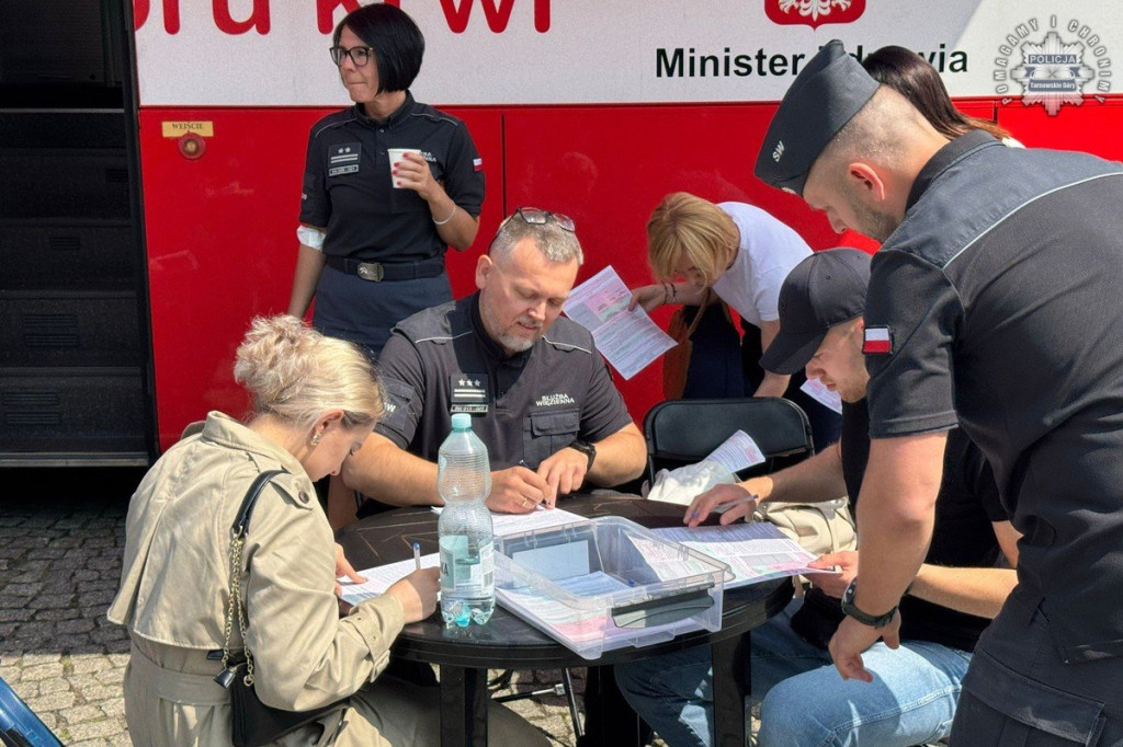 Tarnowskie Góry: akcja krwiodawstwa z udziałem służb