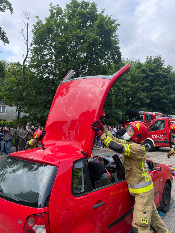 Tarnowskie Góry. Akcja przed Chemikiem, konferencja...