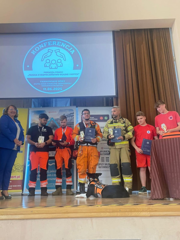 Tarnowskie Góry. Akcja przed Chemikiem, konferencja...