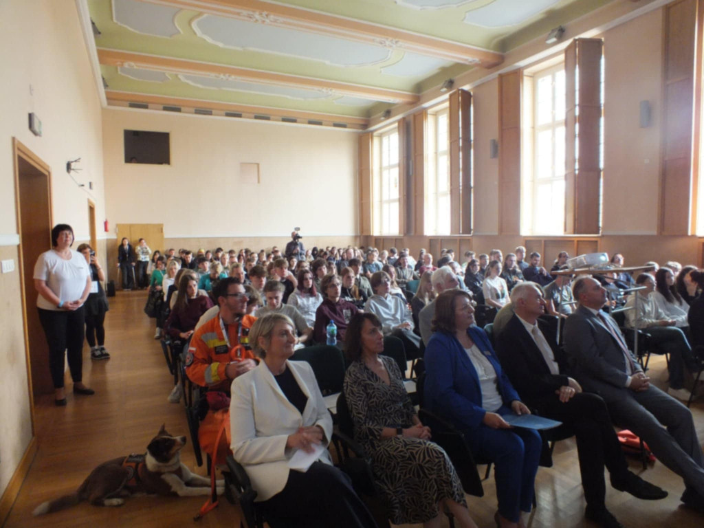 Tarnowskie Góry. Akcja przed Chemikiem, konferencja...