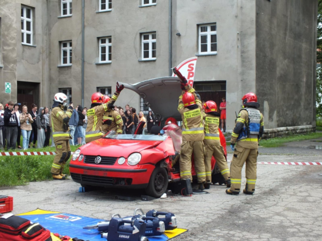 Tarnowskie Góry. Akcja przed Chemikiem, konferencja...
