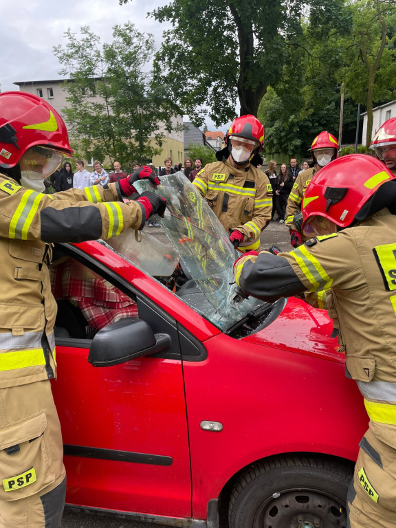 Tarnowskie Góry. Akcja przed Chemikiem, konferencja...