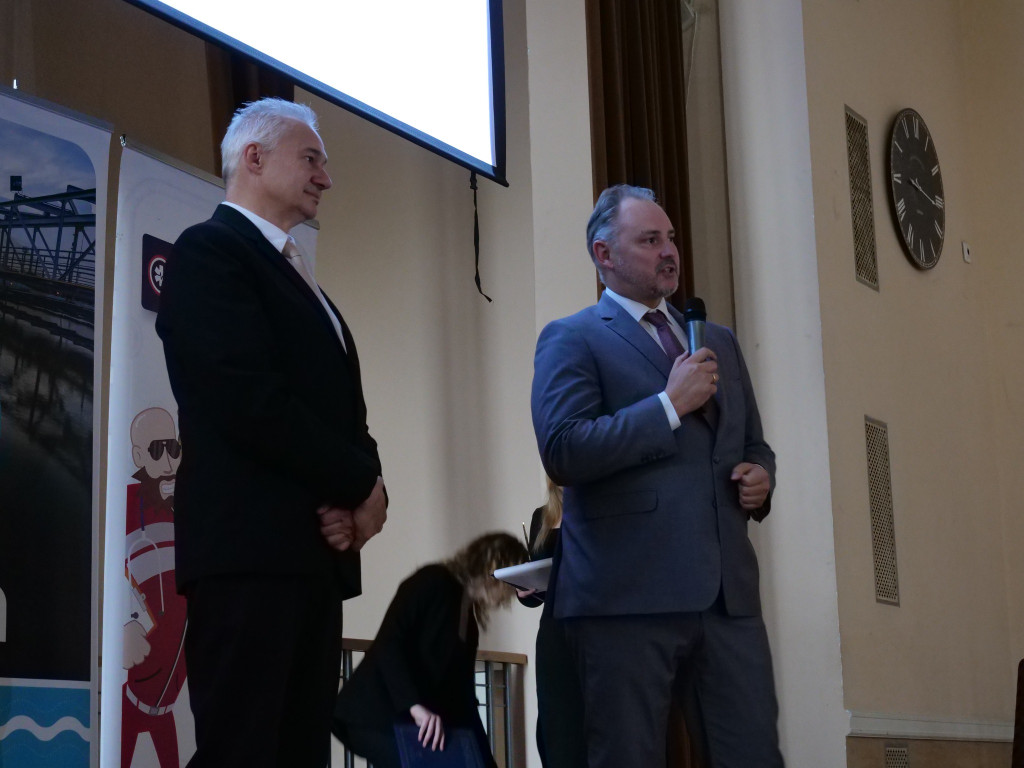 Tarnowskie Góry. Akcja przed Chemikiem, konferencja...