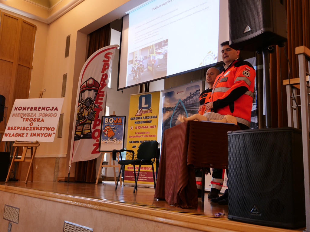 Tarnowskie Góry. Akcja przed Chemikiem, konferencja...