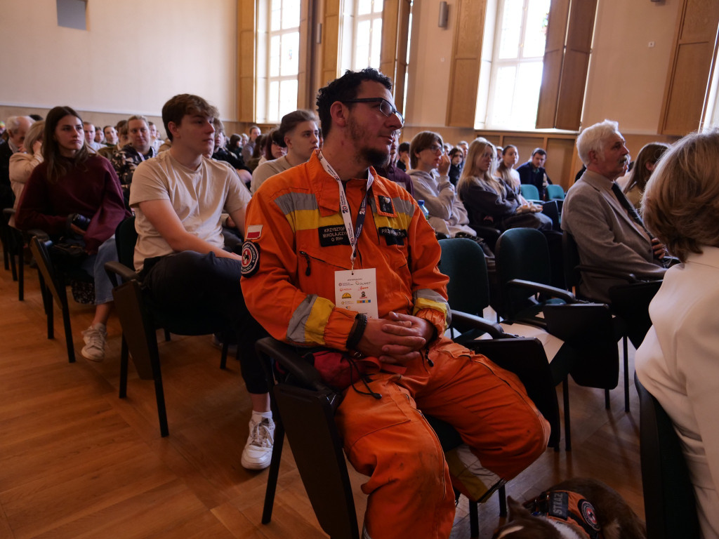 Tarnowskie Góry. Akcja przed Chemikiem, konferencja...