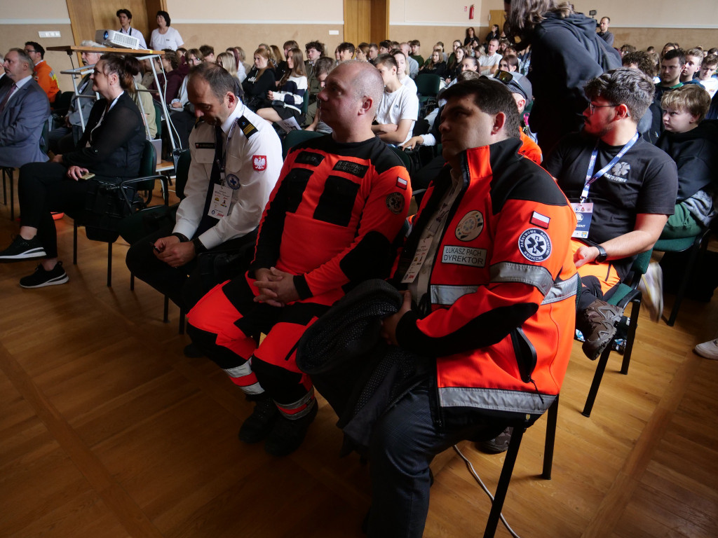 Tarnowskie Góry. Akcja przed Chemikiem, konferencja...