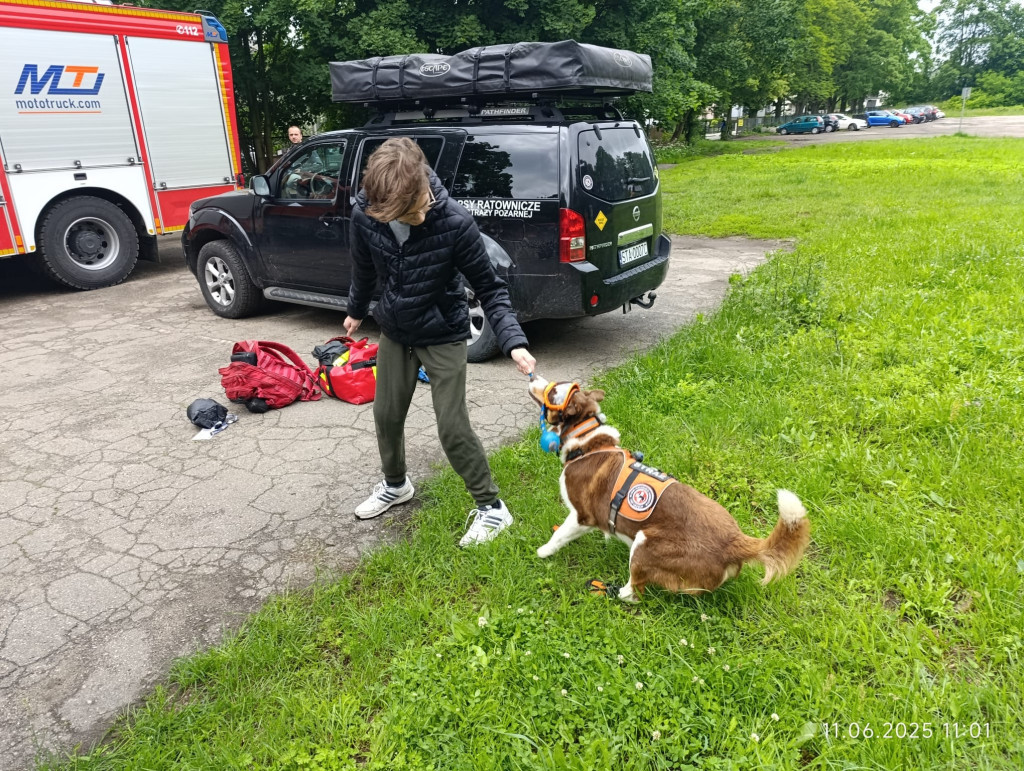 Tarnowskie Góry. Akcja przed Chemikiem, konferencja...