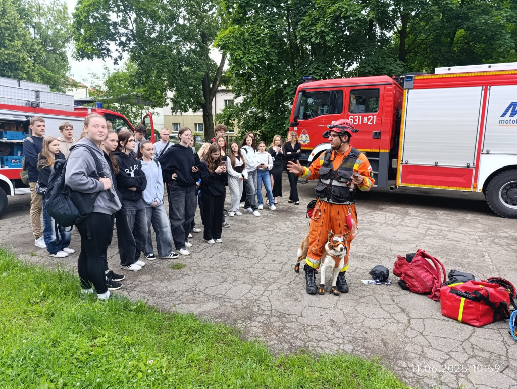 Tarnowskie Góry. Akcja przed Chemikiem, konferencja...