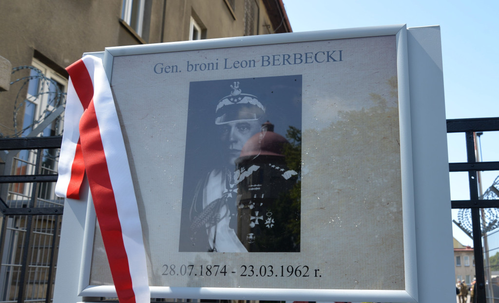 Tarnowskie Góry. 15-lecie pułku i pamiątkowa tablica