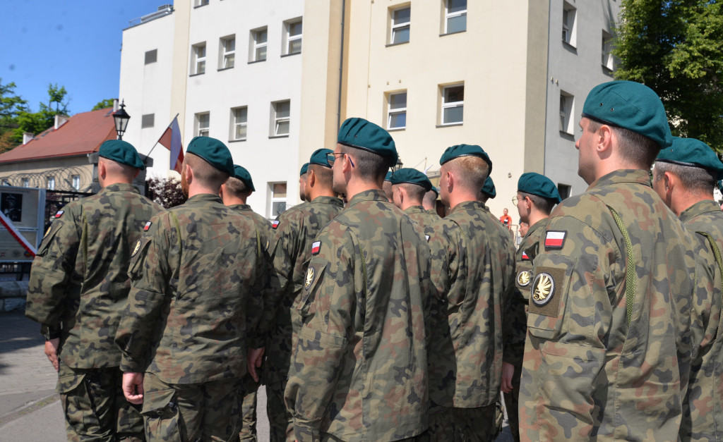 Tarnowskie Góry. 15-lecie pułku i pamiątkowa tablica