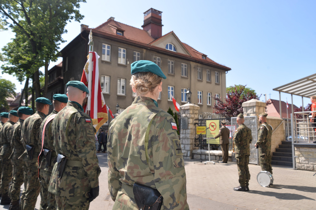 Tarnowskie Góry. 15-lecie pułku i pamiątkowa tablica