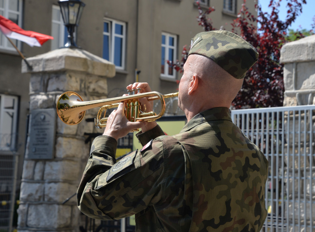 Tarnowskie Góry. 15-lecie pułku i pamiątkowa tablica