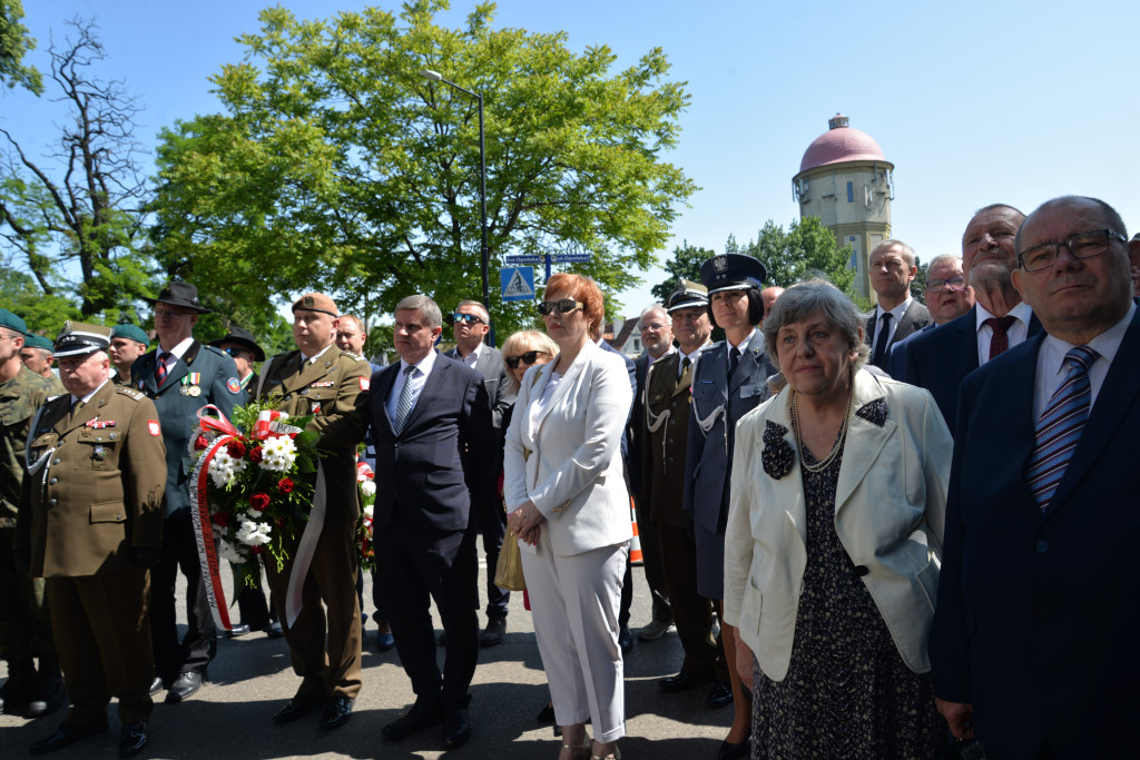 Tarnowskie Góry. 15-lecie pułku i pamiątkowa tablica