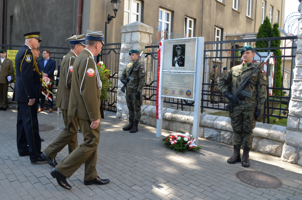 Tarnowskie Góry. 15-lecie pułku i pamiątkowa tablica