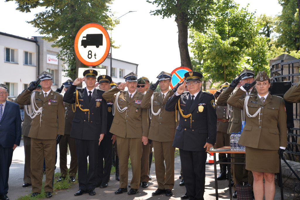 Tarnowskie Góry. 15-lecie pułku i pamiątkowa tablica