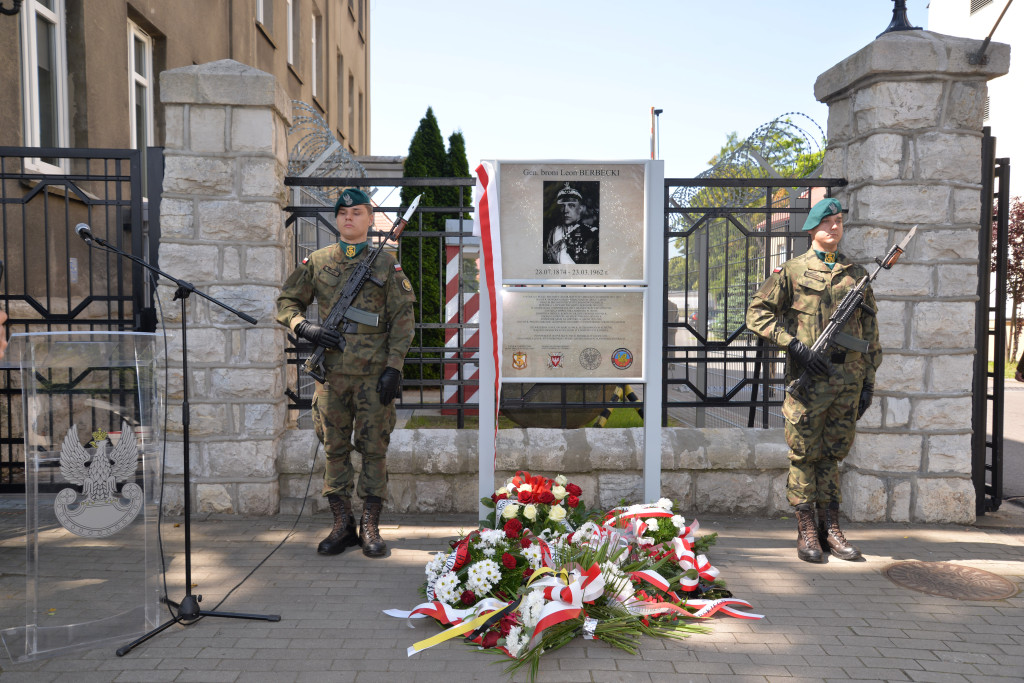 Tarnowskie Góry. 15-lecie pułku i pamiątkowa tablica
