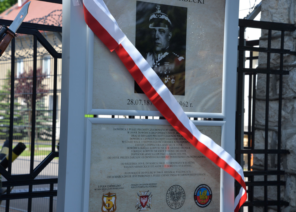 Tarnowskie Góry. 15-lecie pułku i pamiątkowa tablica