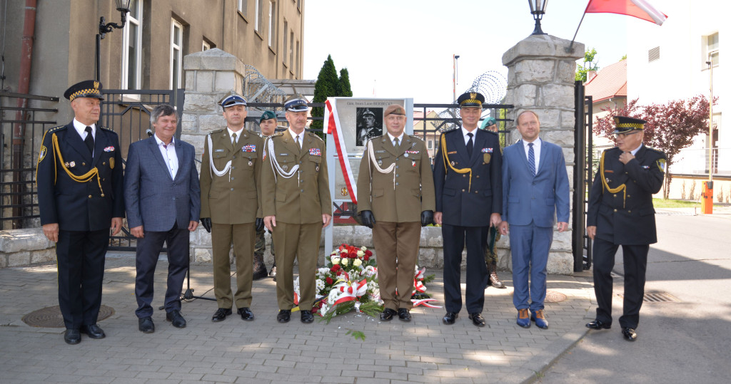 Tarnowskie Góry. 15-lecie pułku i pamiątkowa tablica