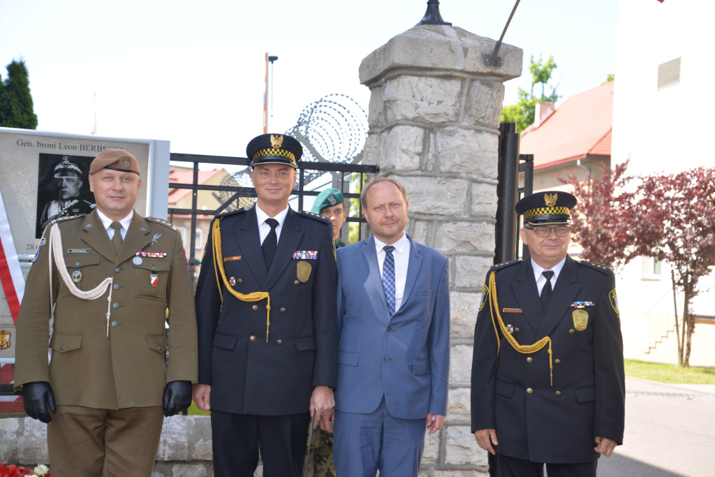 Tarnowskie Góry. 15-lecie pułku i pamiątkowa tablica