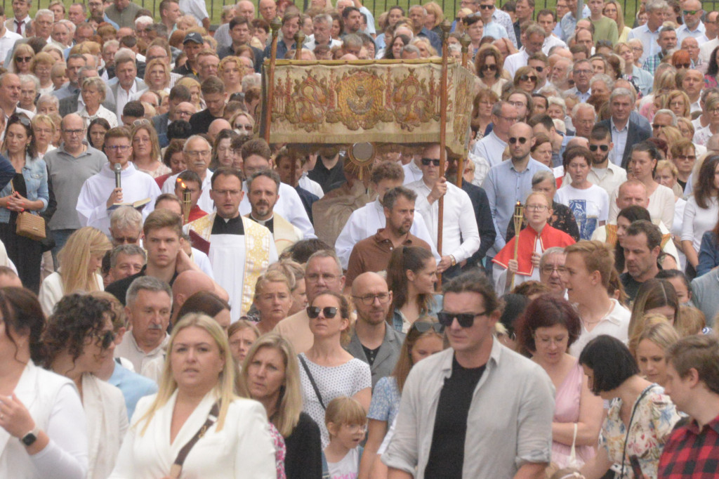 Boże Ciało w Tarnowskich Górach: Modlitwa o...