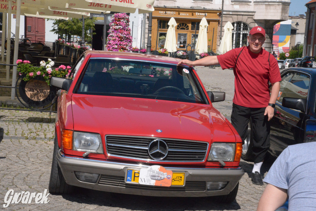 Mercedesy na rynku w Tarnowskich Górach