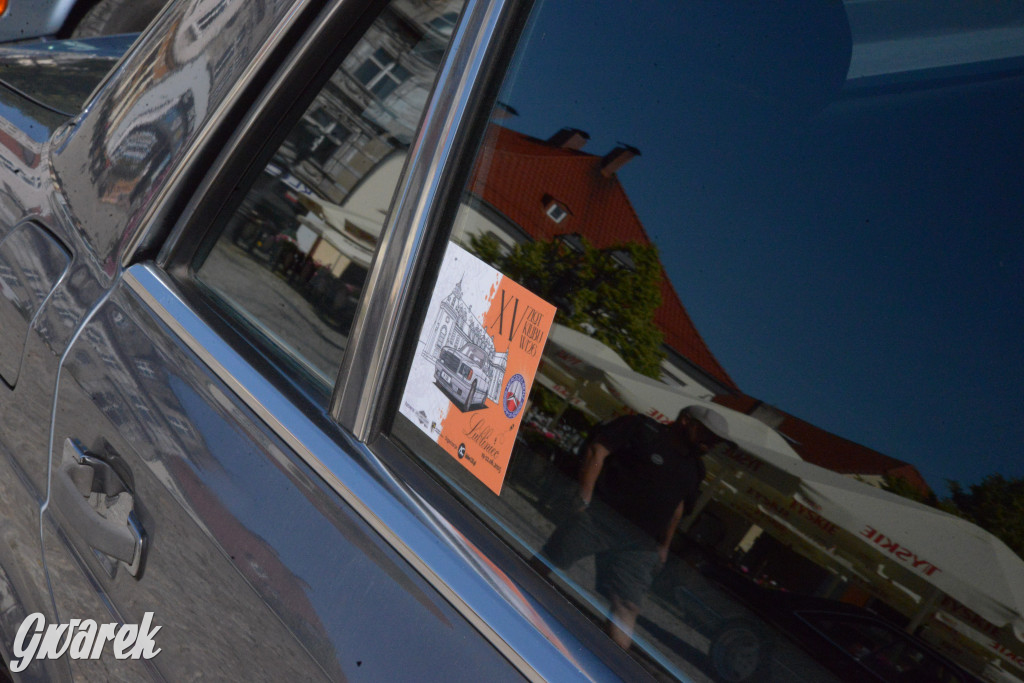 Mercedesy na rynku w Tarnowskich Górach