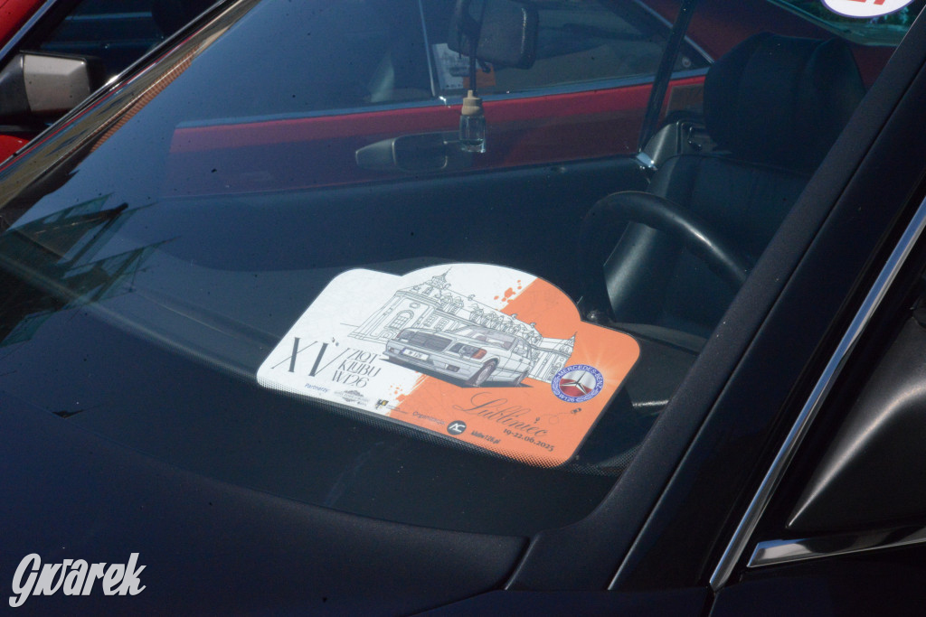 Mercedesy na rynku w Tarnowskich Górach