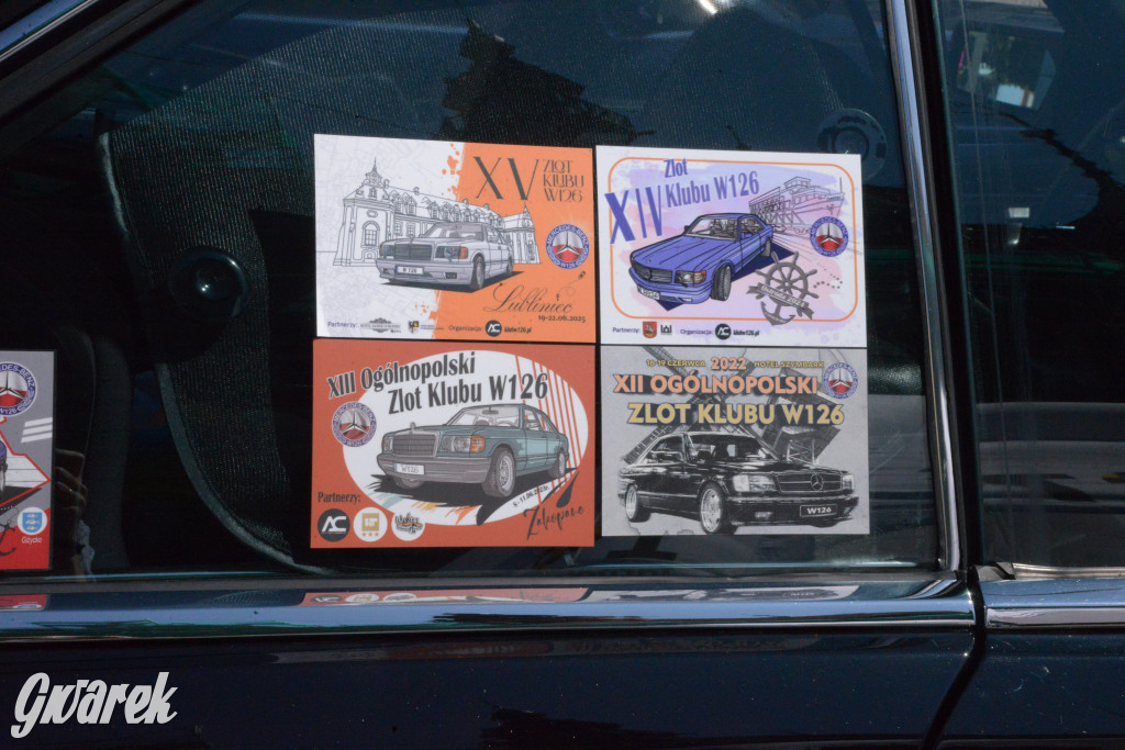 Mercedesy na rynku w Tarnowskich Górach