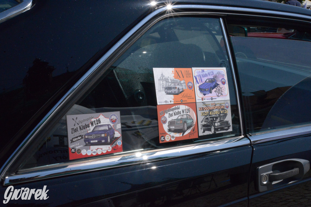 Mercedesy na rynku w Tarnowskich Górach