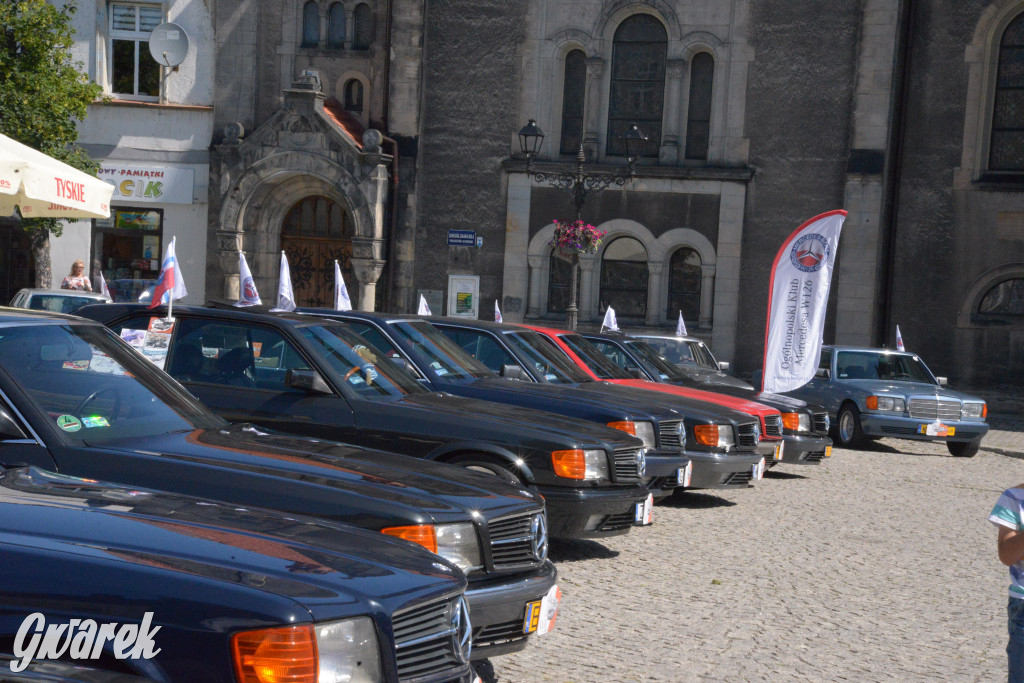 Mercedesy na rynku w Tarnowskich Górach