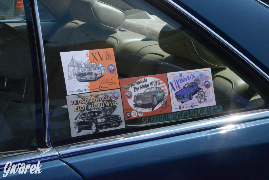 Mercedesy na rynku w Tarnowskich Górach