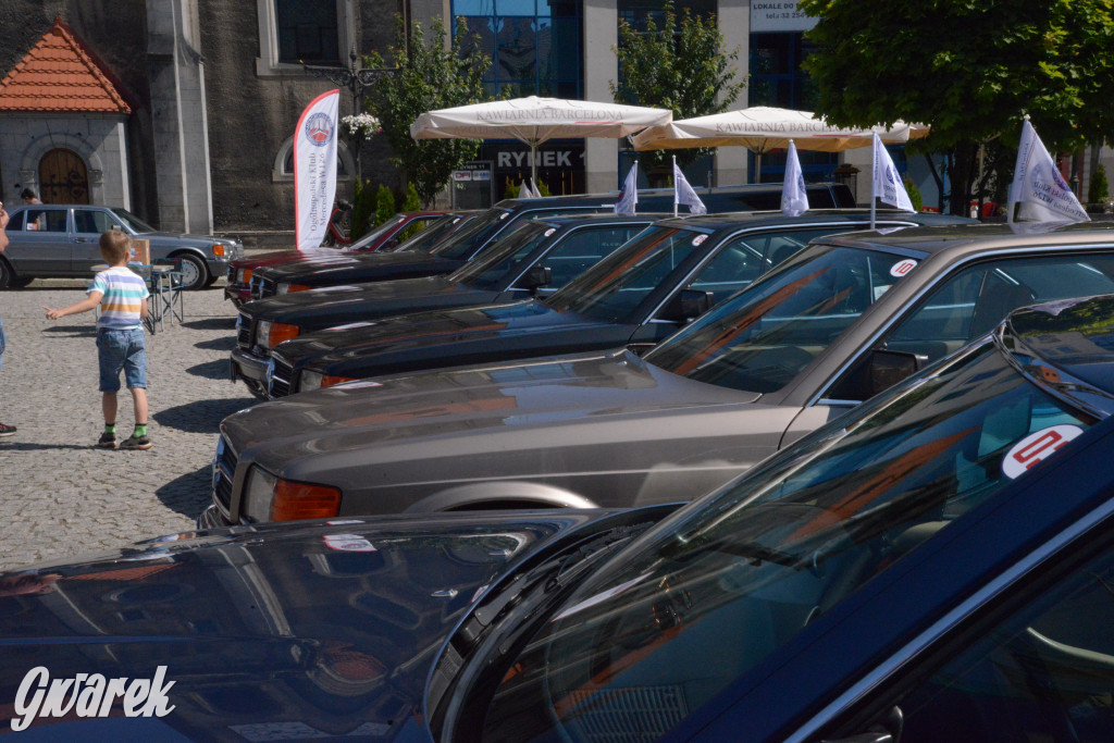 Mercedesy na rynku w Tarnowskich Górach