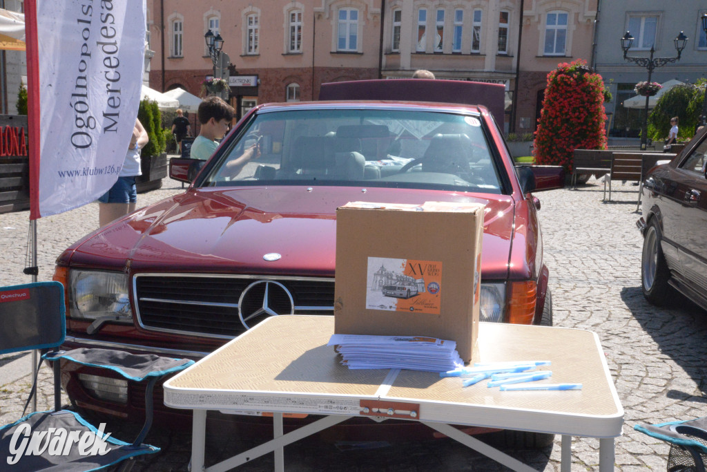 Mercedesy na rynku w Tarnowskich Górach