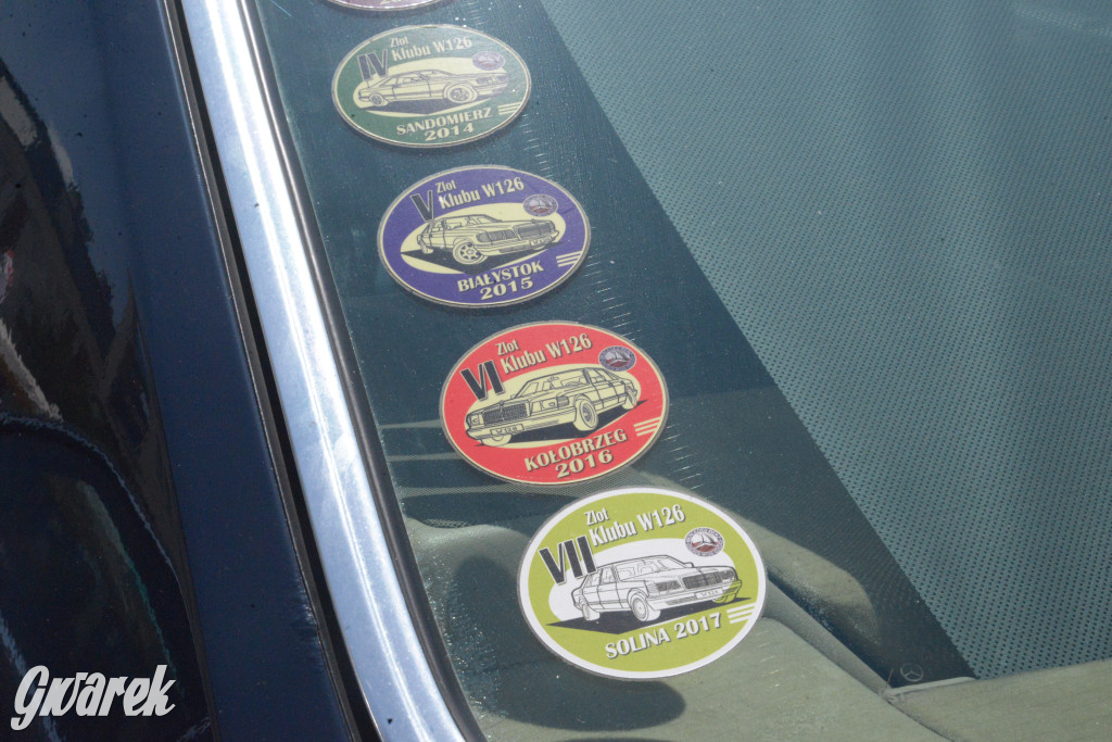 Mercedesy na rynku w Tarnowskich Górach