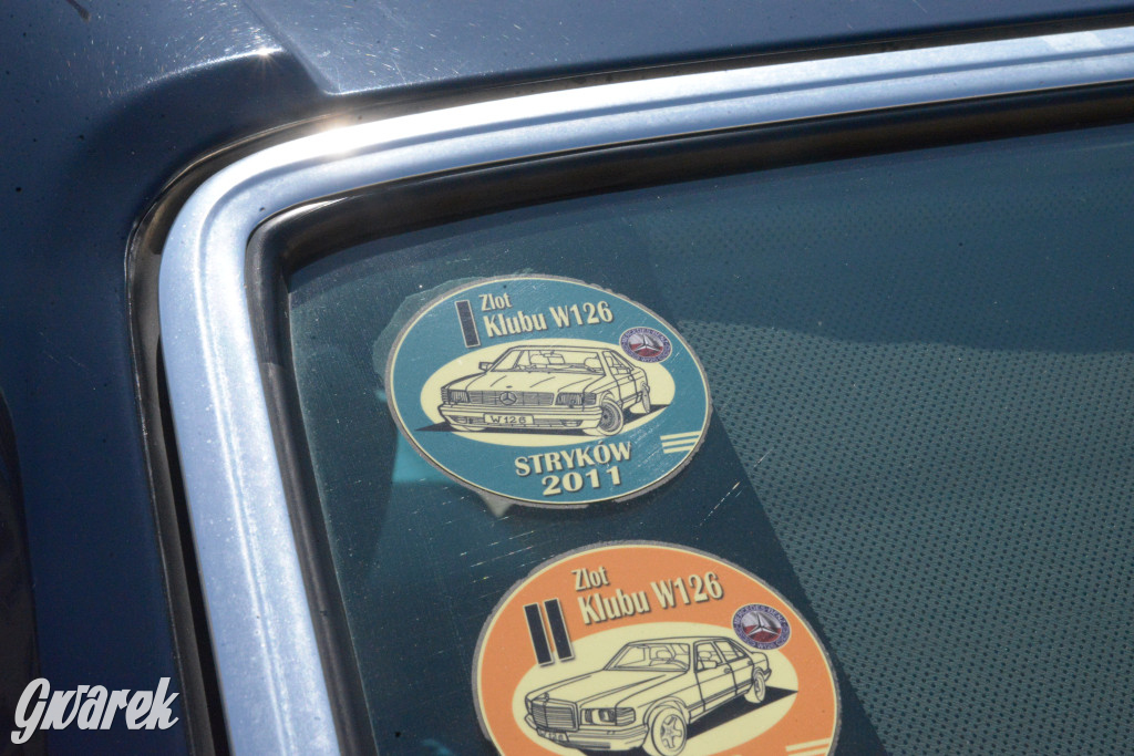 Mercedesy na rynku w Tarnowskich Górach