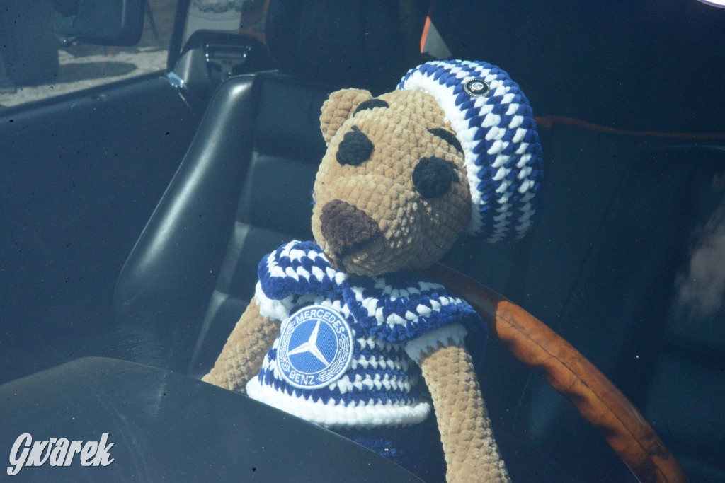 Mercedesy na rynku w Tarnowskich Górach