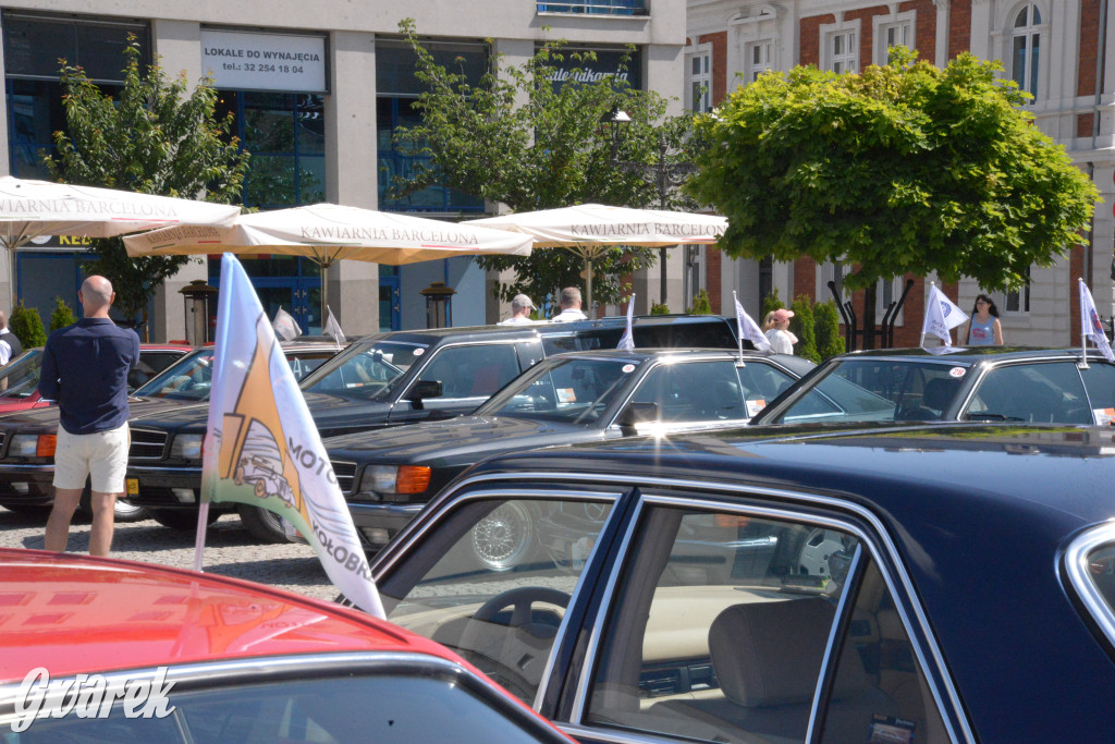 Mercedesy na rynku w Tarnowskich Górach