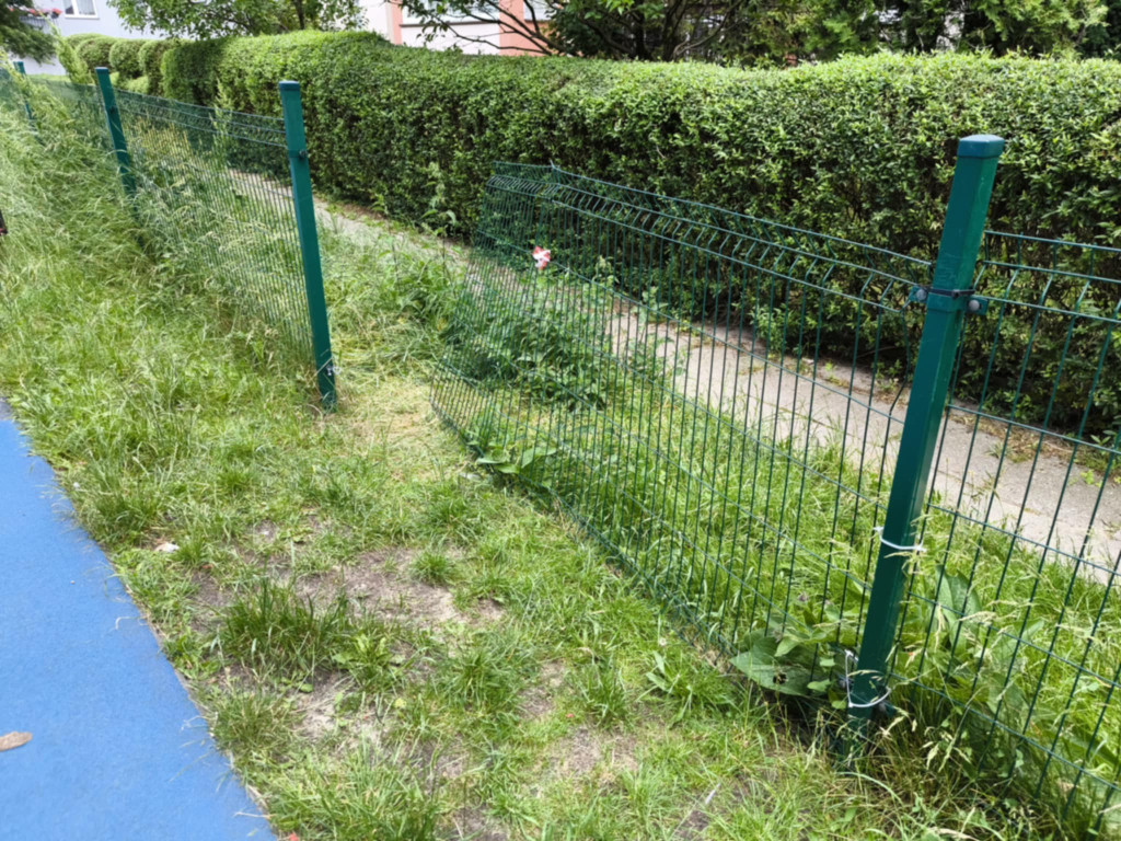 Tarnowskie Góry, Fazos. Skargi na stan placu zabaw