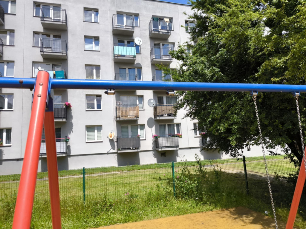 Tarnowskie Góry, Fazos. Skargi na stan placu zabaw