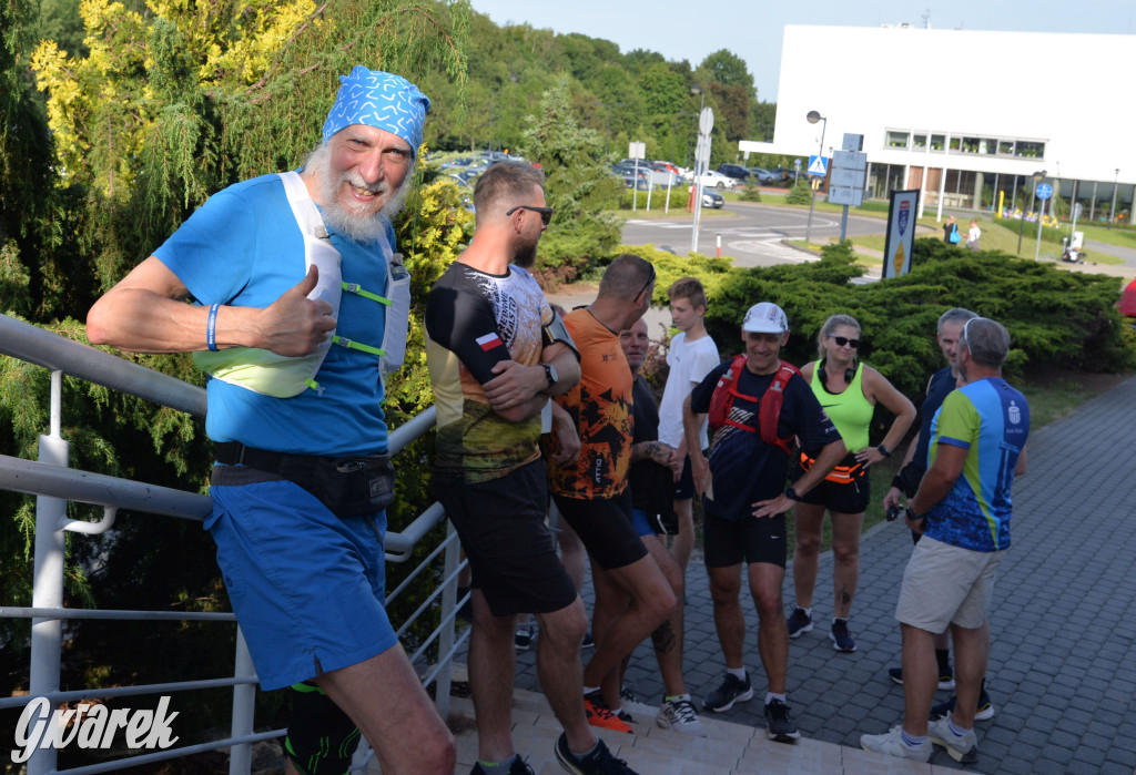 Upał, ustawka i wejściówka na basen