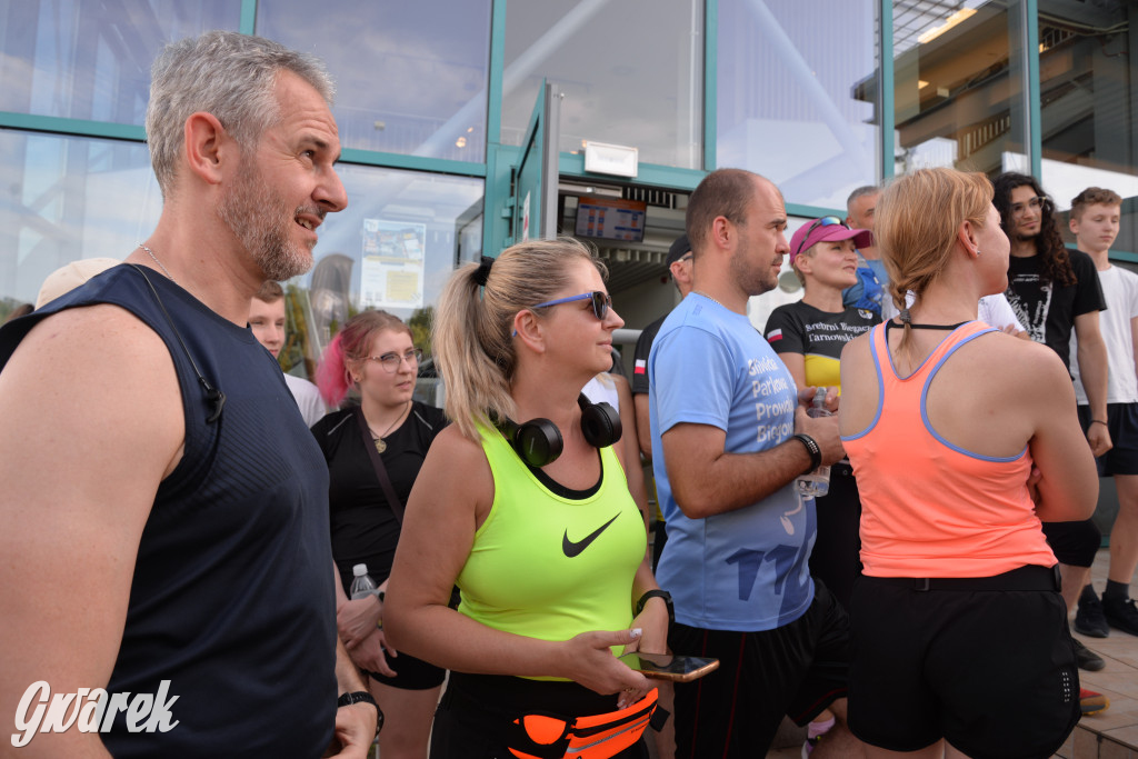 Upał, ustawka i wejściówka na basen