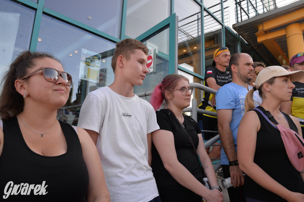 Upał, ustawka i wejściówka na basen