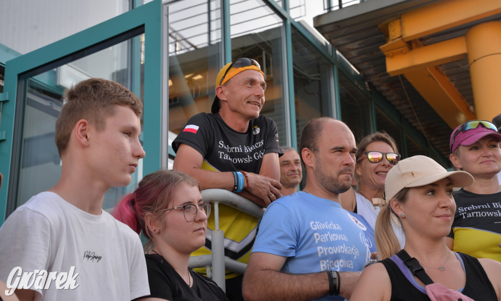 Upał, ustawka i wejściówka na basen