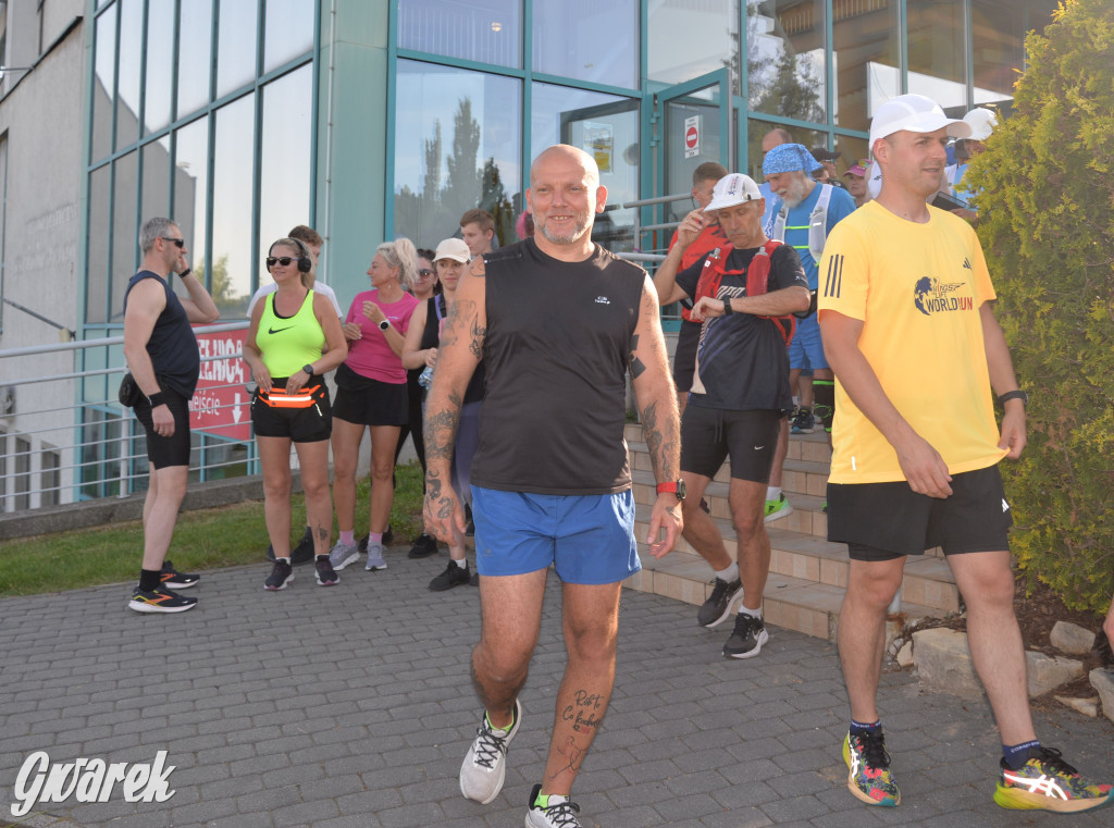 Upał, ustawka i wejściówka na basen